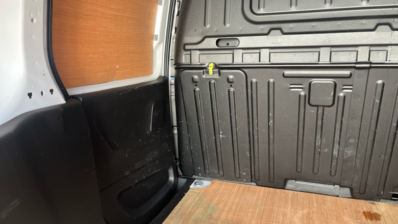 Peugeot Partner Long Diesel 950 1.5 BlueHDi 100 Professional Premium + Van